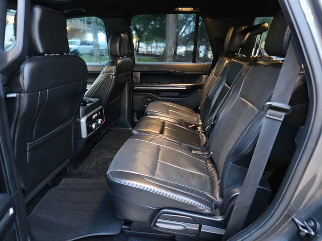 Used 2018 Ford Expedition XLT w/ Equipment Group 201A RWD image 15