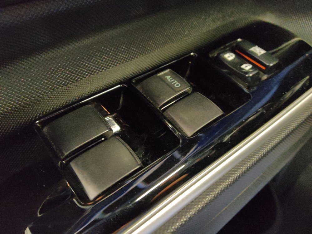 Used 2018 Toyota Prius C Three w/ Carpet Mat Package image 27