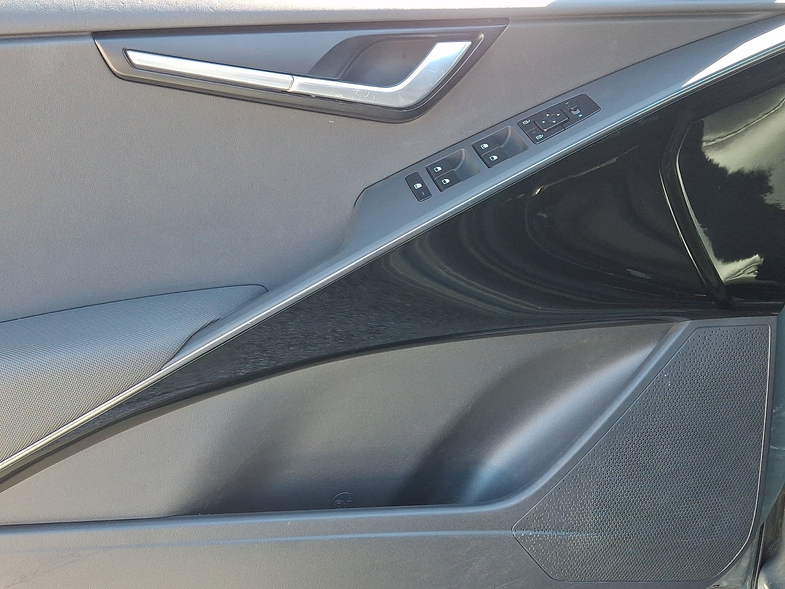 Certified 2023 Kia Niro EX FWD image 12