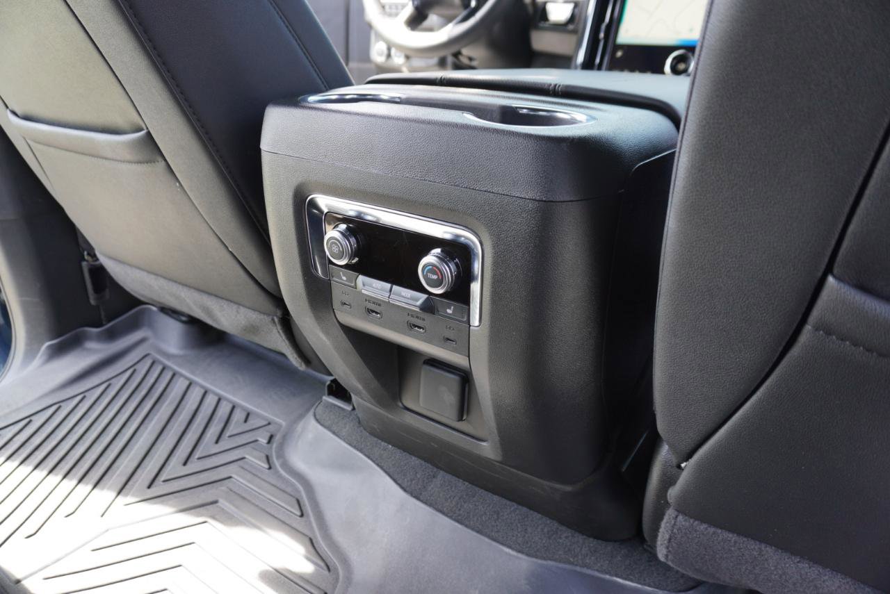 Used 2026 GMC Yukon XL Elevation w/ Elevation Premium Package AWD/4WD image 38