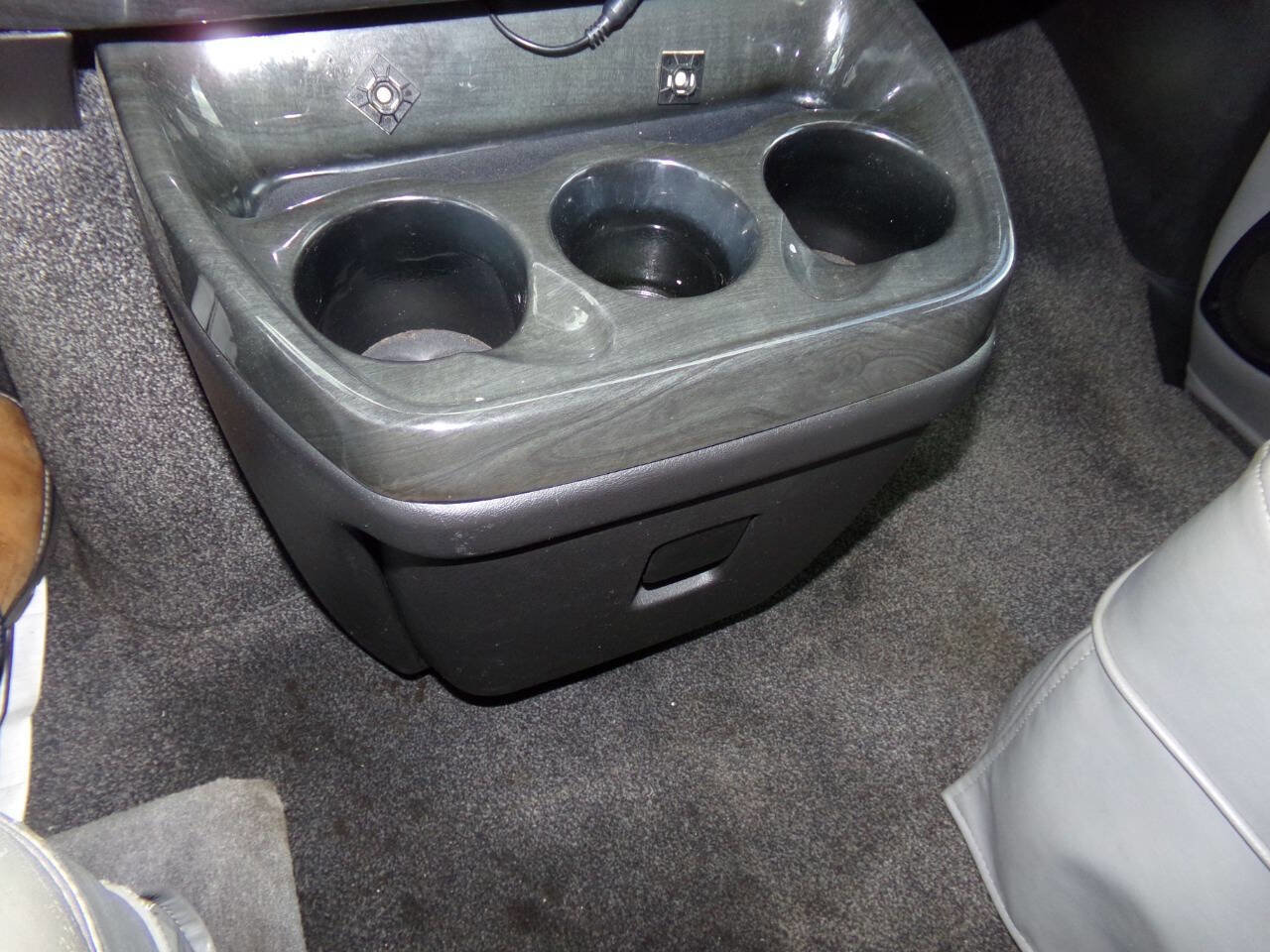 Used 2010 GMC Savana 1500 w/ Preferred Equipment Group image 57