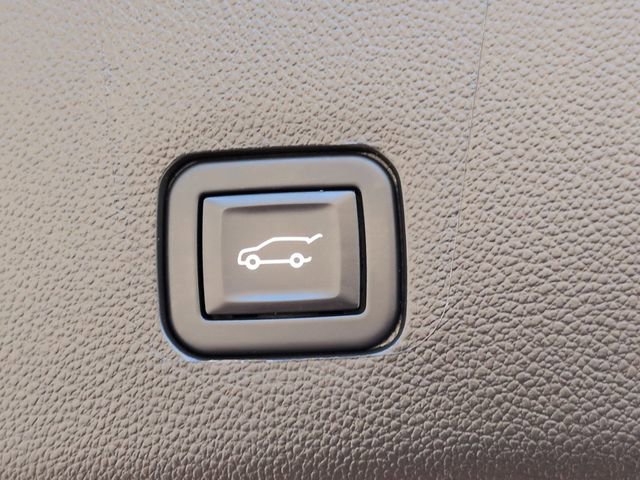 Used 2021 Chevrolet Traverse LT image 31