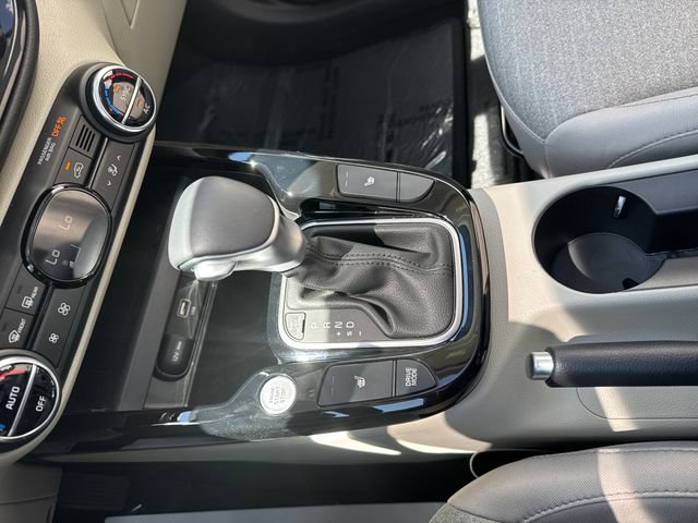Used 2025 Kia Soul EX FWD image 24