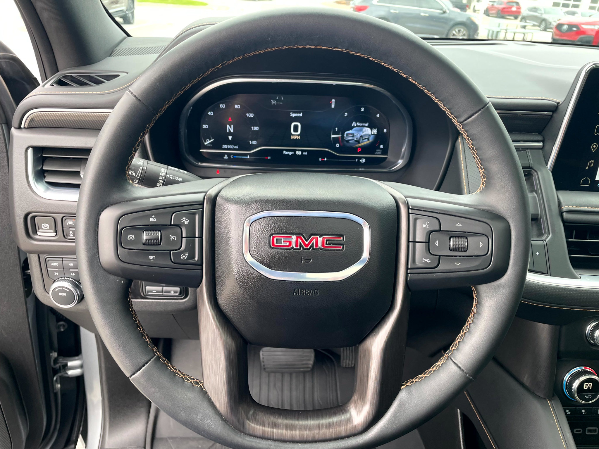 Used 2024 GMC Yukon AT4 w/ Technology Package AWD/4WD image 14