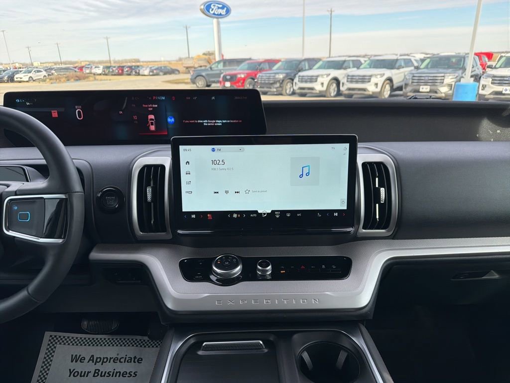 Used 2025 Ford Expedition Max Active AWD/4WD image 14