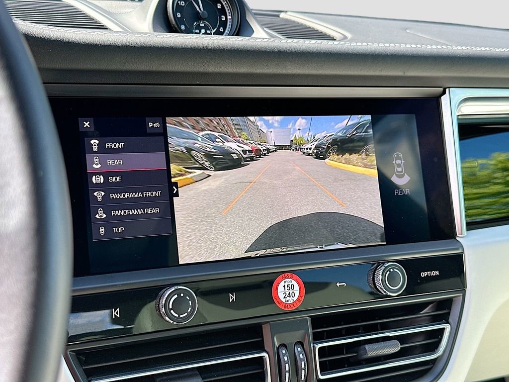 Certified 2023 Porsche Macan S AWD/4WD image 17