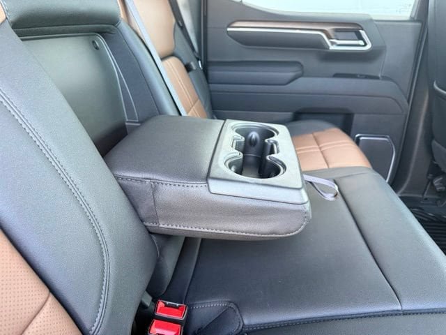 Certified 2025 Chevrolet Silverado 1500 High Country w/ Z71 Off-Road Package AWD/4WD image 21
