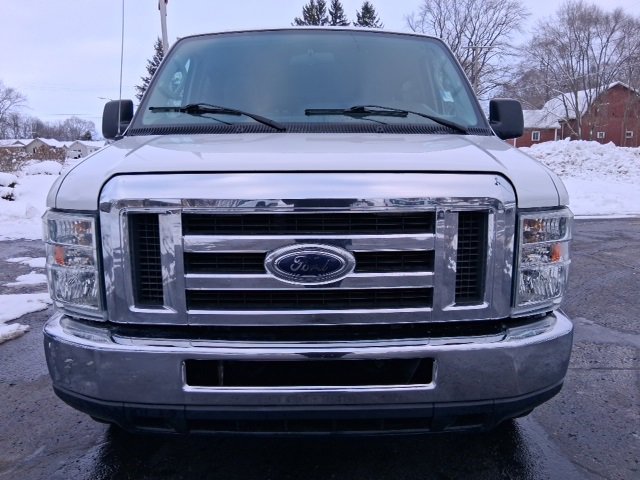 Used 2012 Ford E-350 and Econoline 350 XLT image 2