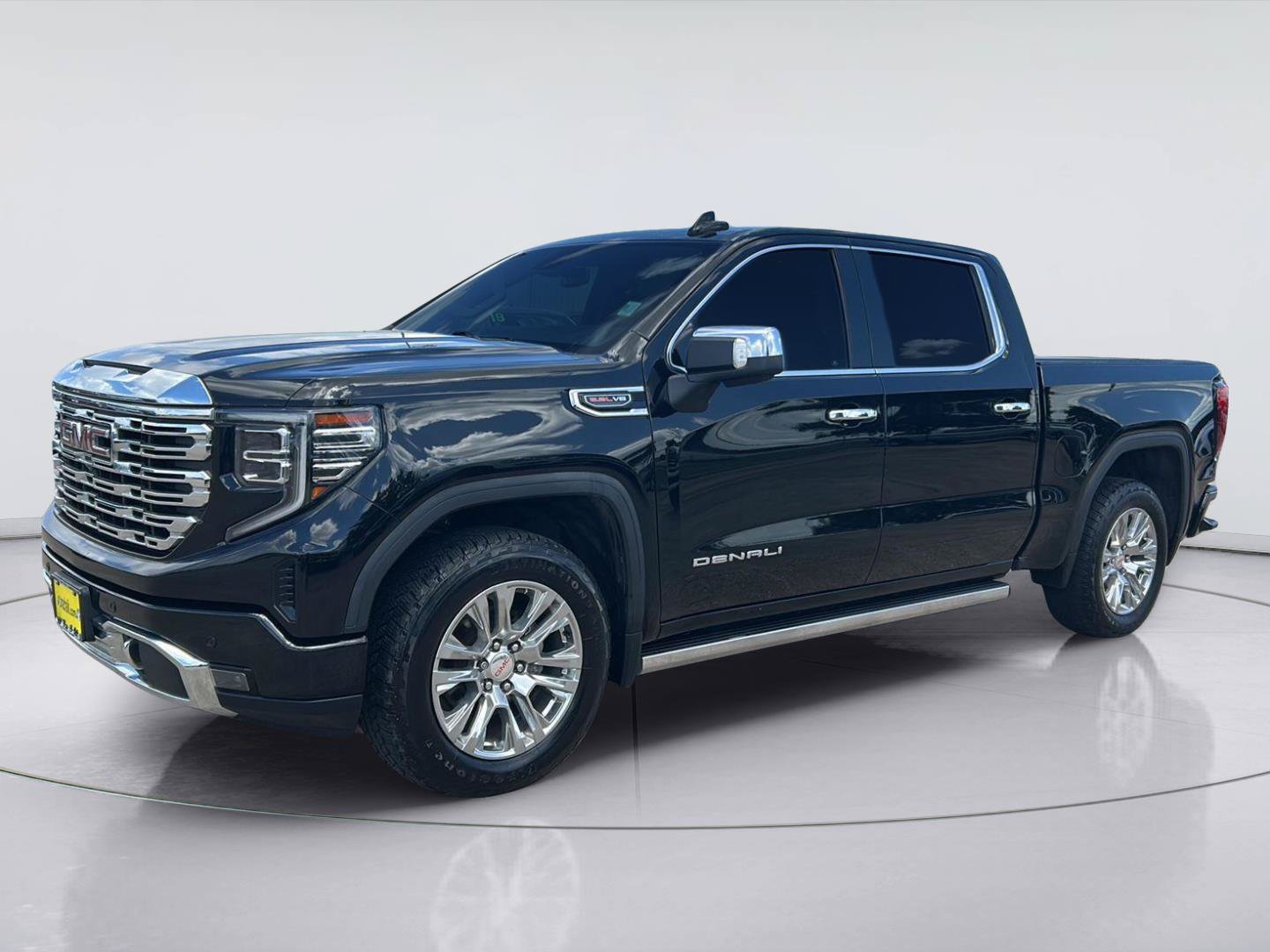 Used 2022 GMC Sierra 1500 Denali AWD/4WD image 1