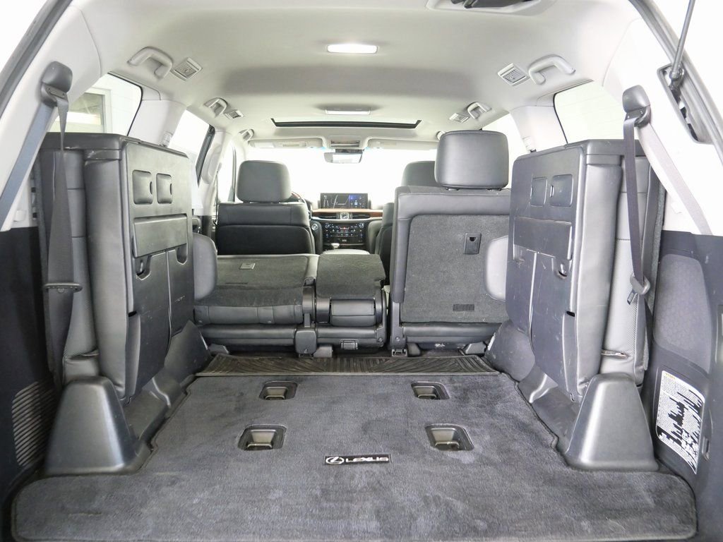 Used 2016 Lexus LX 570 4WD image 29