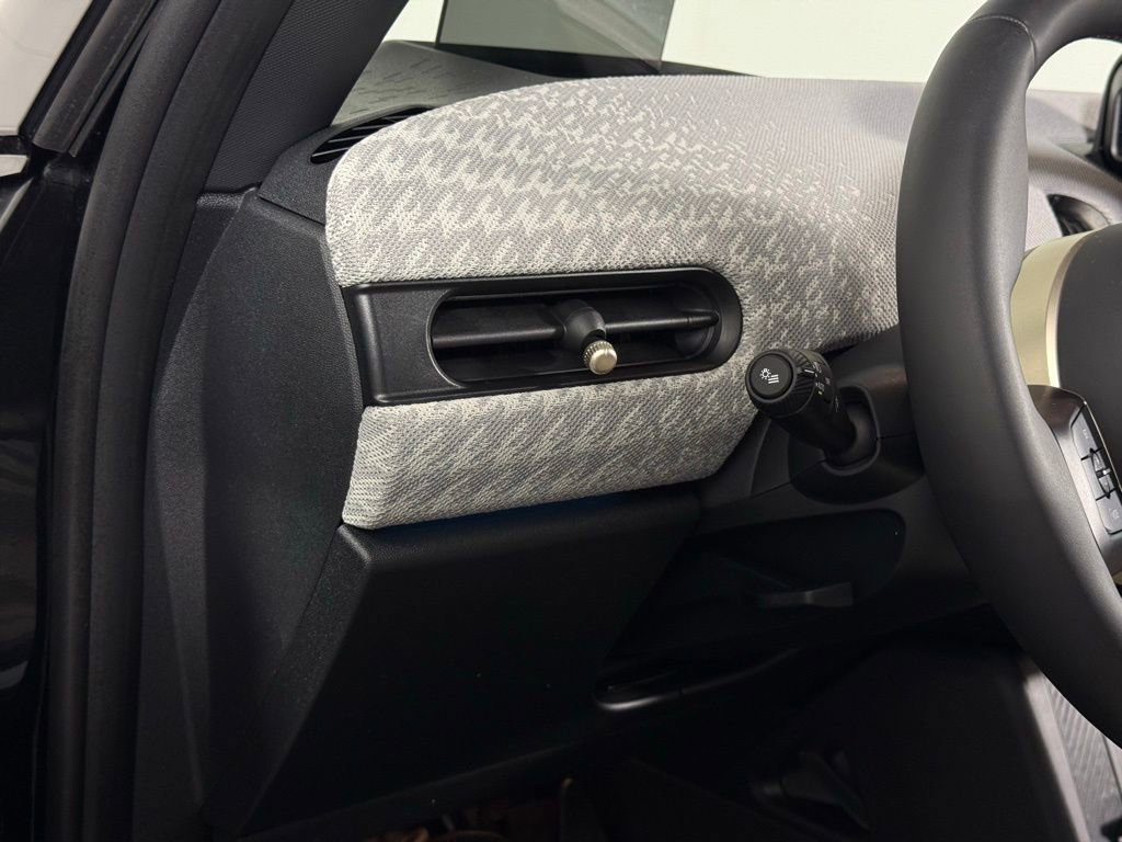 Certified 2025 MINI Cooper 2-Door Hardtop image 18