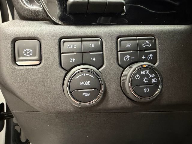 Certified 2025 Chevrolet Silverado 1500 High Country w/ High Country Premium Package AWD/4WD image 15