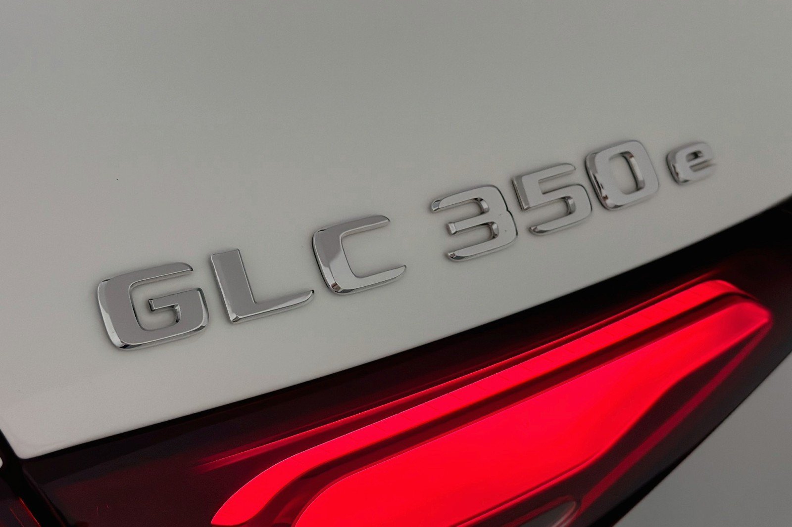 Certified 2025 Mercedes-Benz GLC 350e 4MATIC w/ Driver Assistance Package image 10