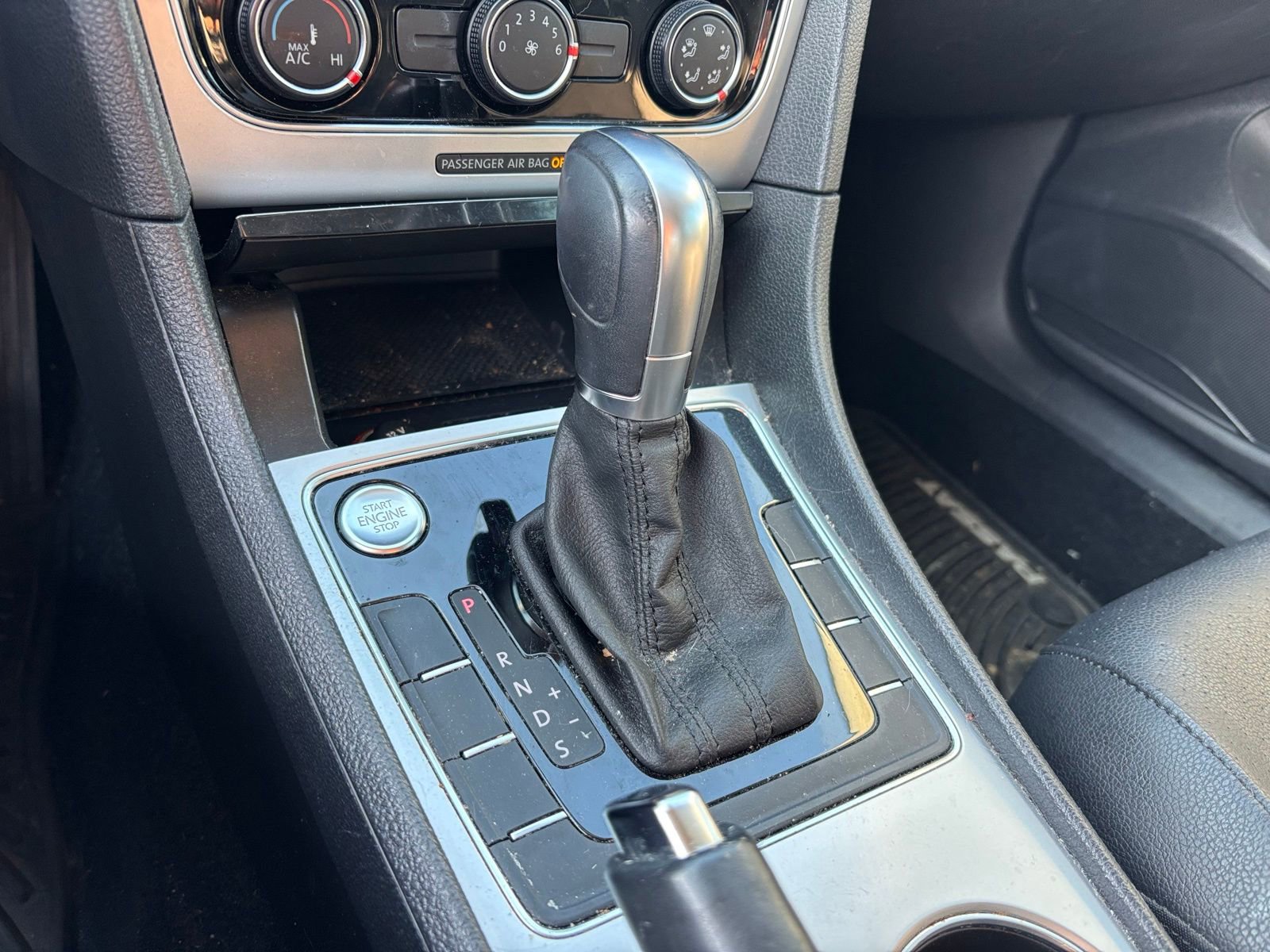 Used 2019 Volkswagen Passat 2.0T Wolfsburg w/ Wheels & Sunroof Package image 6