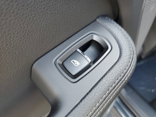 Used 2025 Porsche Macan image 22