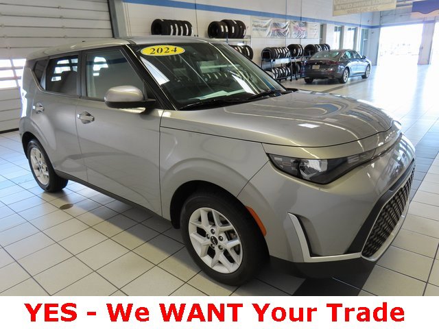 Used 2024 Kia Soul LX w/ Option Group 015 image 17
