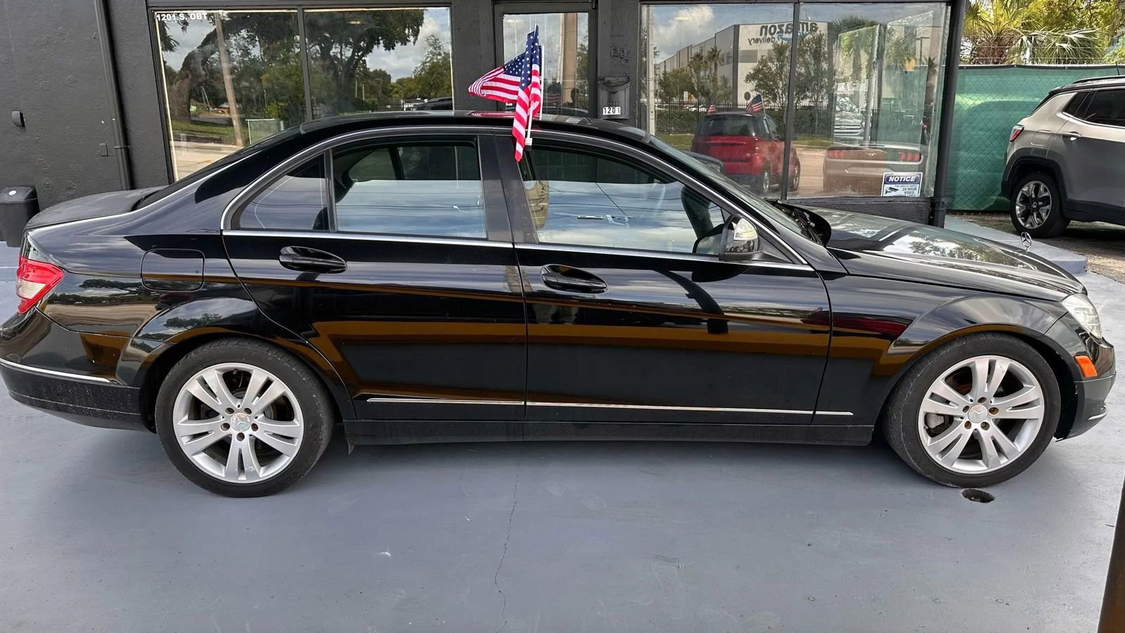 Used 2009 Mercedes-Benz C 300 Sedan image 6