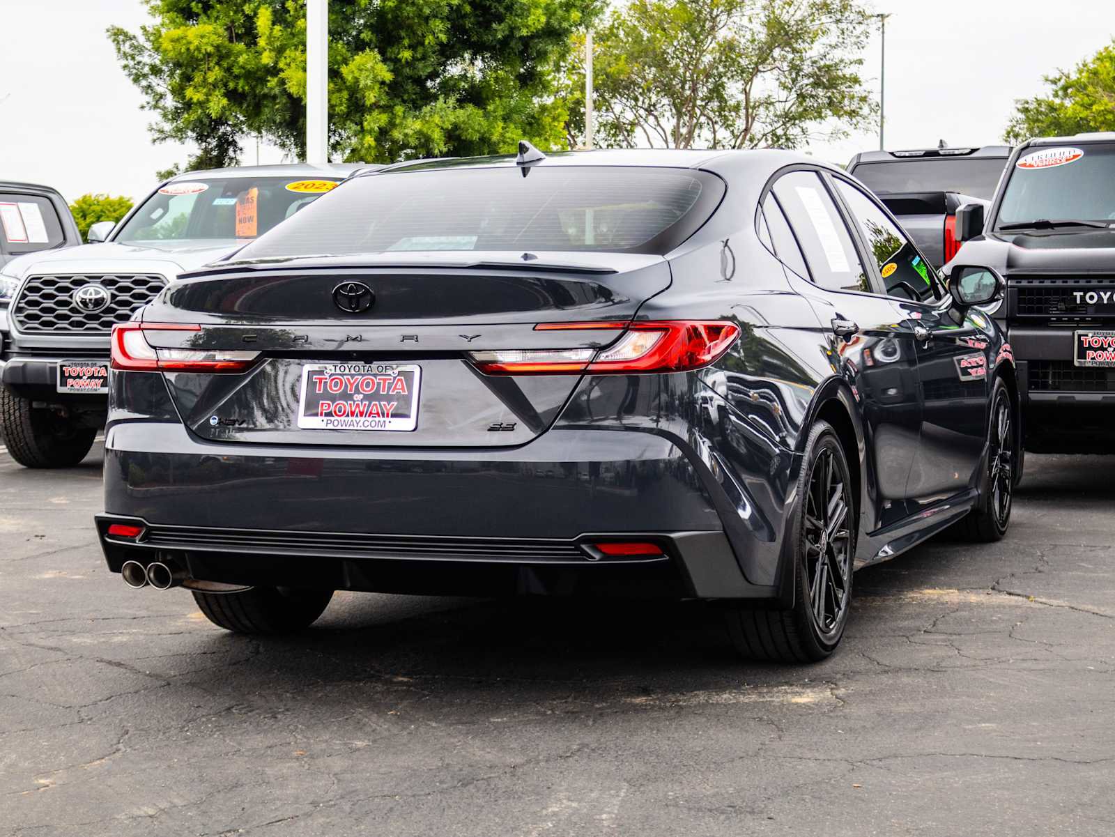 Used 2026 Toyota Camry SE FWD image 11