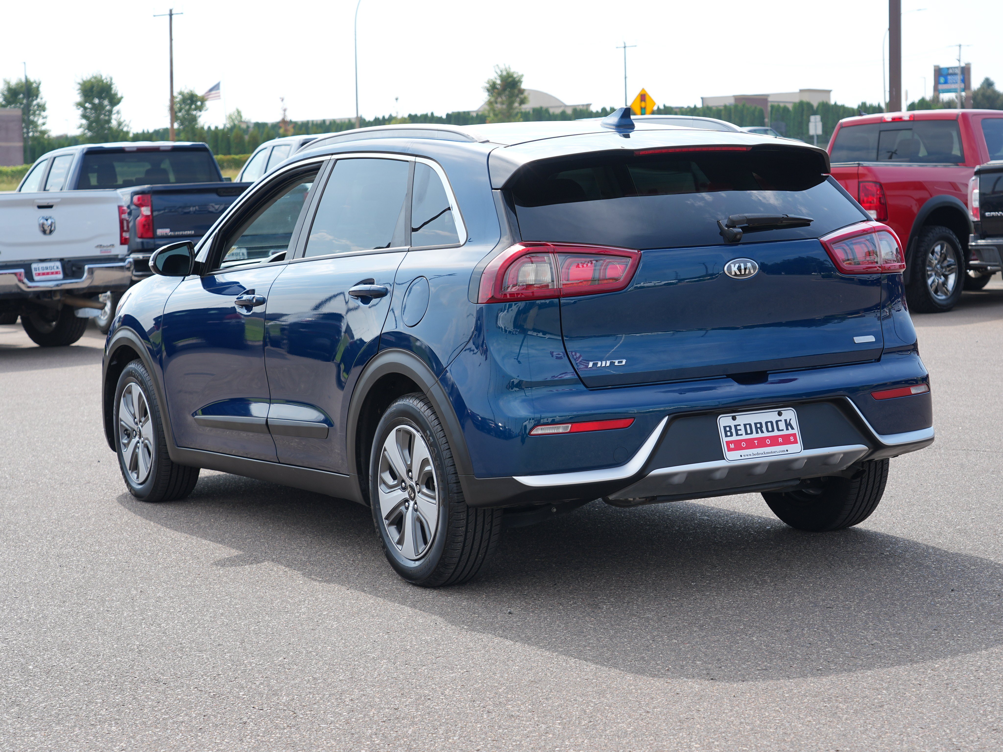 Used 2019 Kia Niro EX FWD image 5