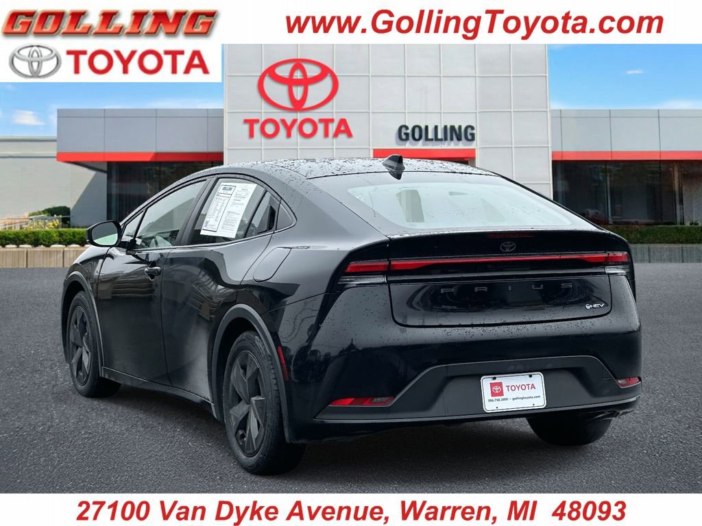 Used 2023 Toyota Prius LE image 4