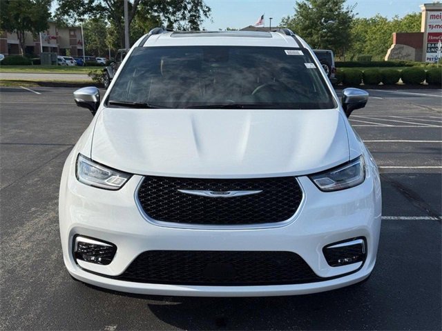 New 2026 Chrysler Pacifica Pinnacle image 10