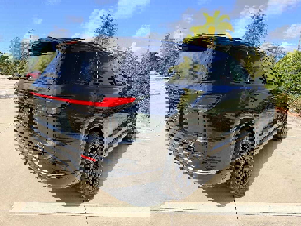 Used 2024 Lexus TX 500h TX 500h F SPORT Premium image 3