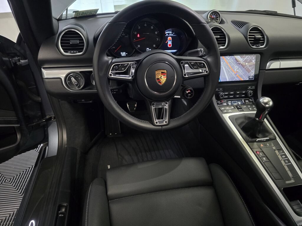 Certified 2025 Porsche 718 Cayman RWD image 19