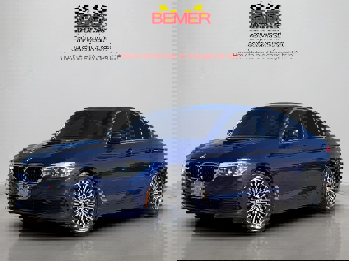 Used 2019 BMW 530i xDrive w/ Premium Package AWD/4WD image 1