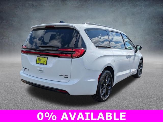 New 2026 Chrysler Pacifica Limited image 4