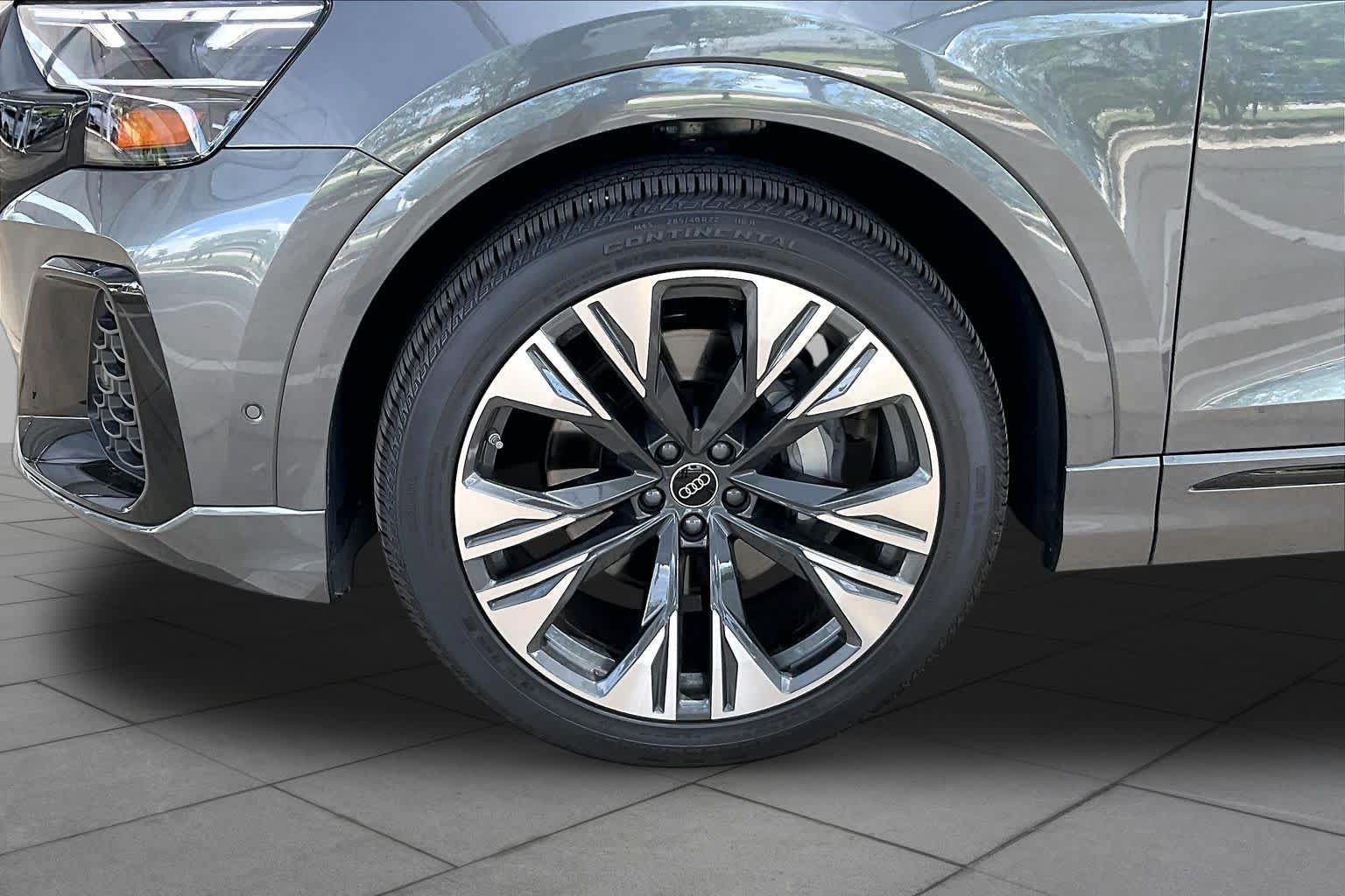 Used 2026 Audi Q8 Premium Plus AWD/4WD image 11