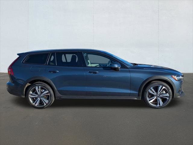 Used 2024 Volvo V60 B5 Cross Country Plus w/ Protection Package Premier image 6