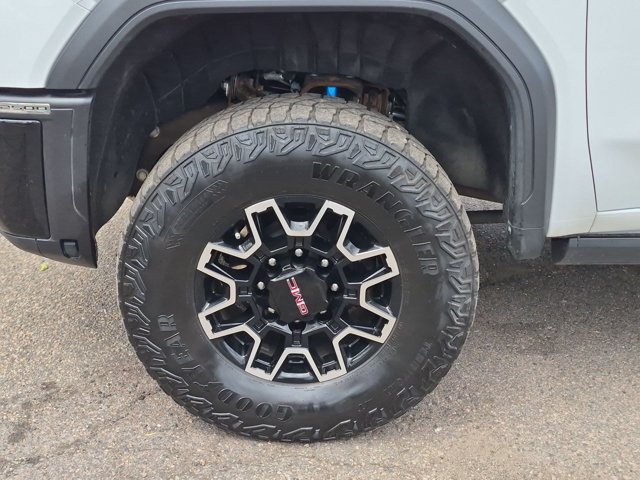 Used 2025 GMC Sierra 2500 AT4X AWD/4WD image 24