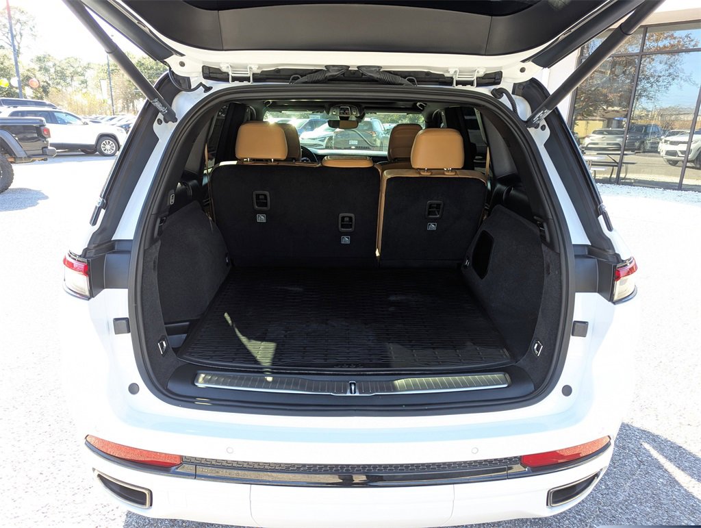 Used 2025 Jeep Grand Cherokee Summit w/ Obsidian Package image 30