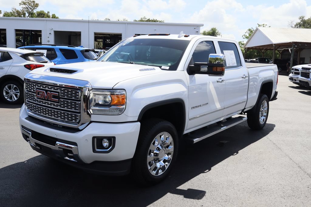 Certified 2019 GMC Sierra 2500 Denali w/ Duramax Plus Package AWD/4WD image 5