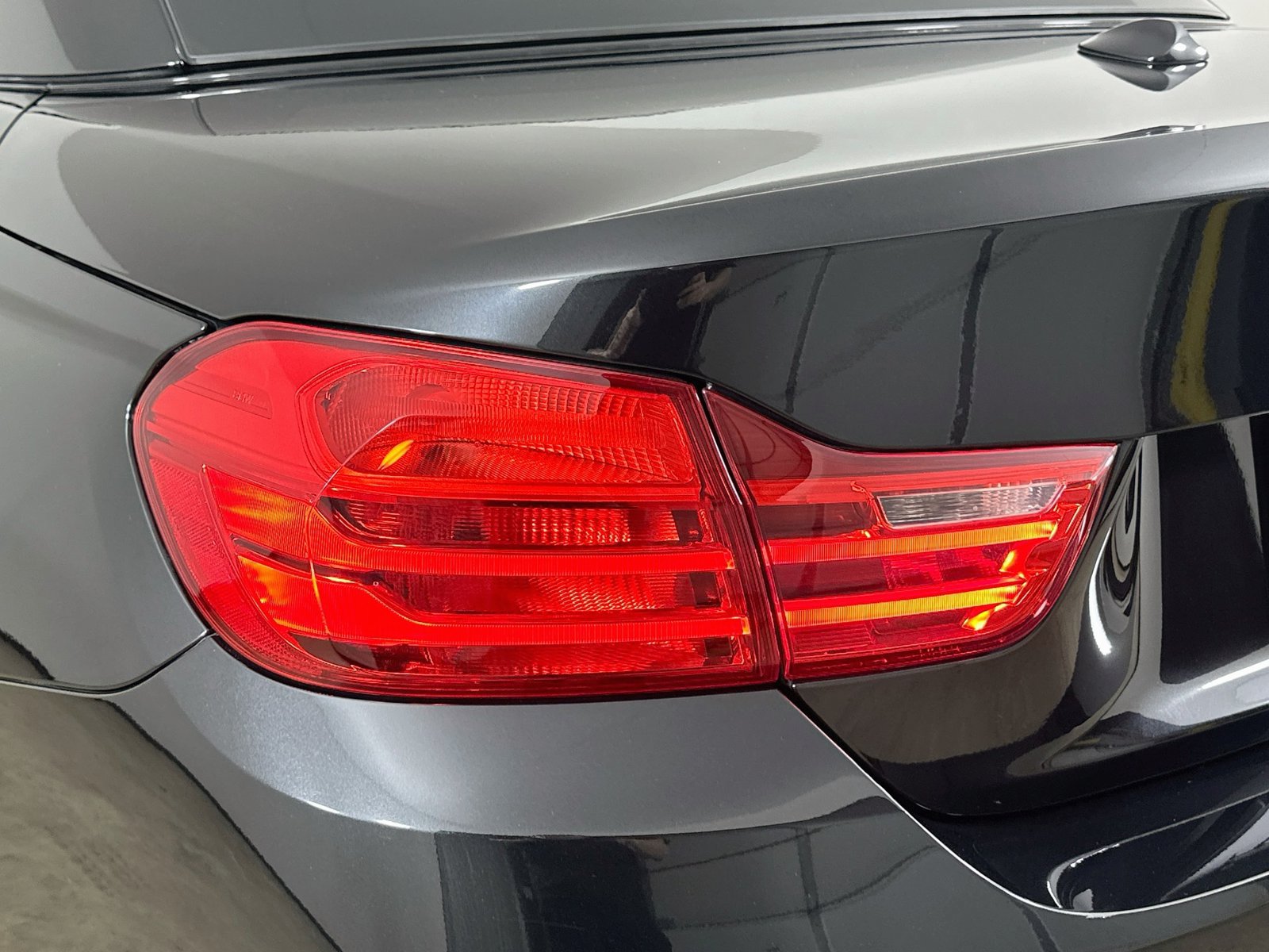 Used 2016 BMW M4 Convertible RWD image 12