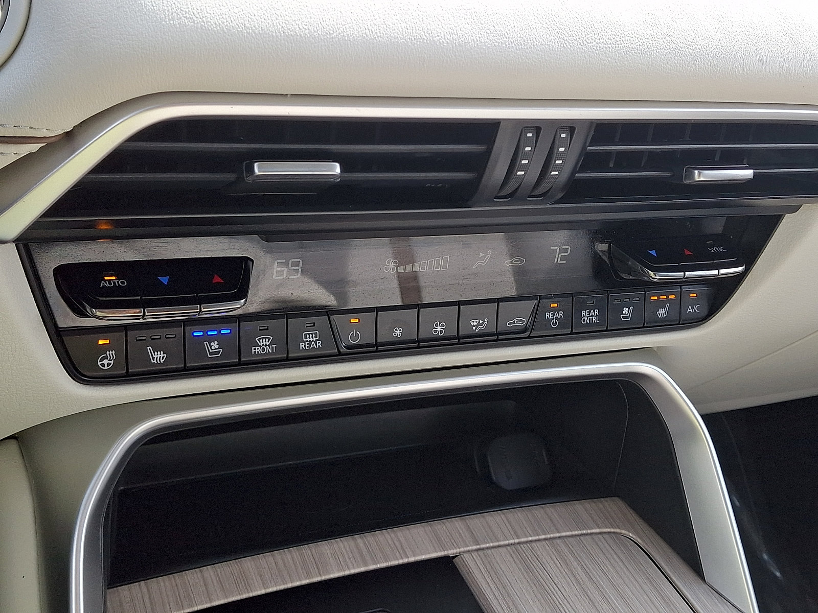 Certified 2025 MAZDA CX-90 Plug-In Hybrid w/ Premium Plus AWD/4WD image 20