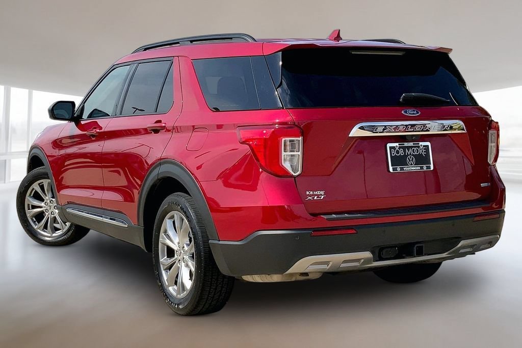 Used 2020 Ford Explorer XLT w/ Equipment Group 202A AWD/4WD image 12