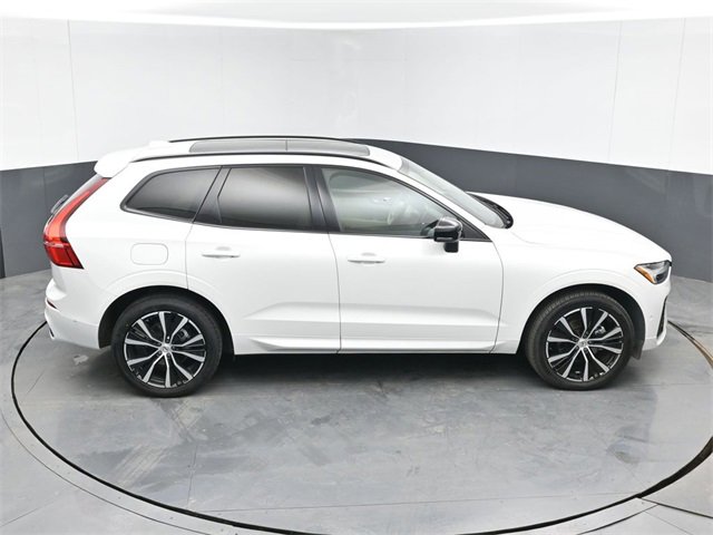 Used 2024 Volvo XC60 B5 Plus image 39