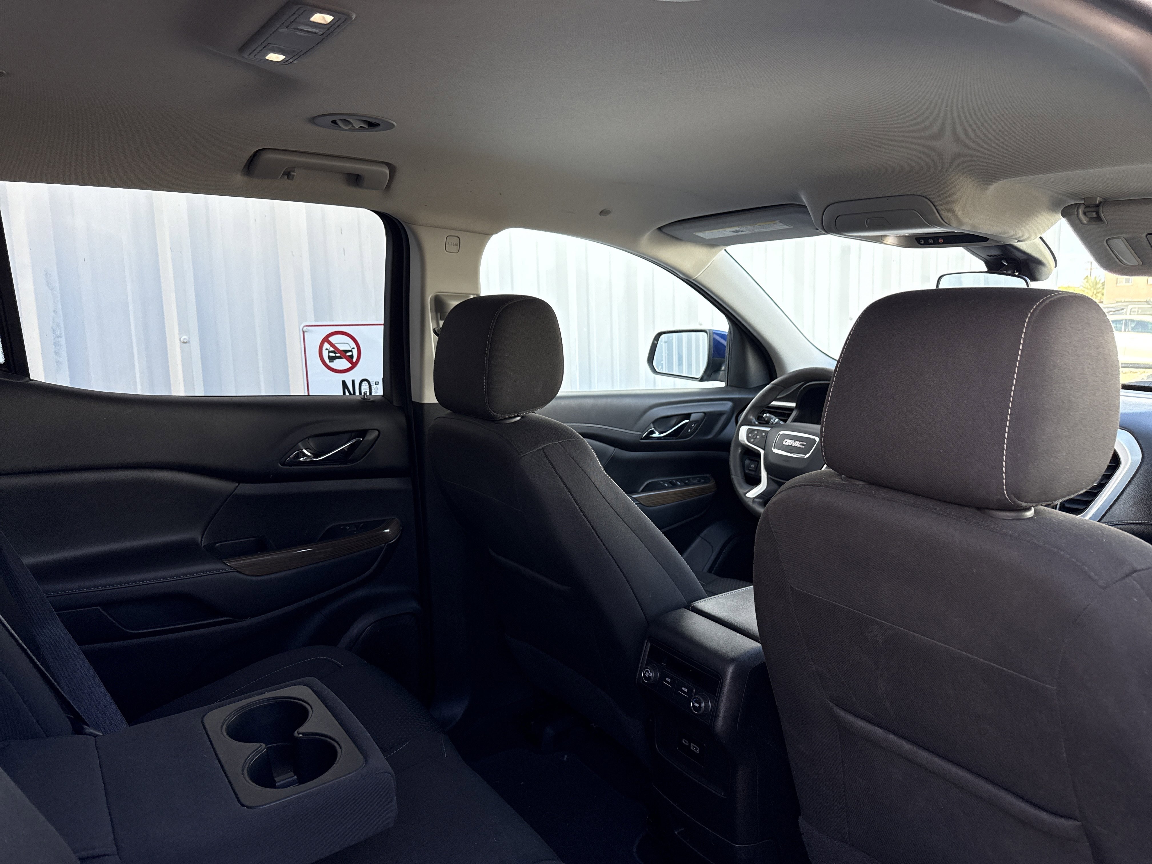 Used 2023 GMC Acadia SLE image 33