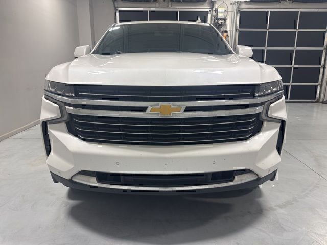 Used 2022 Chevrolet Suburban LT RWD image 3