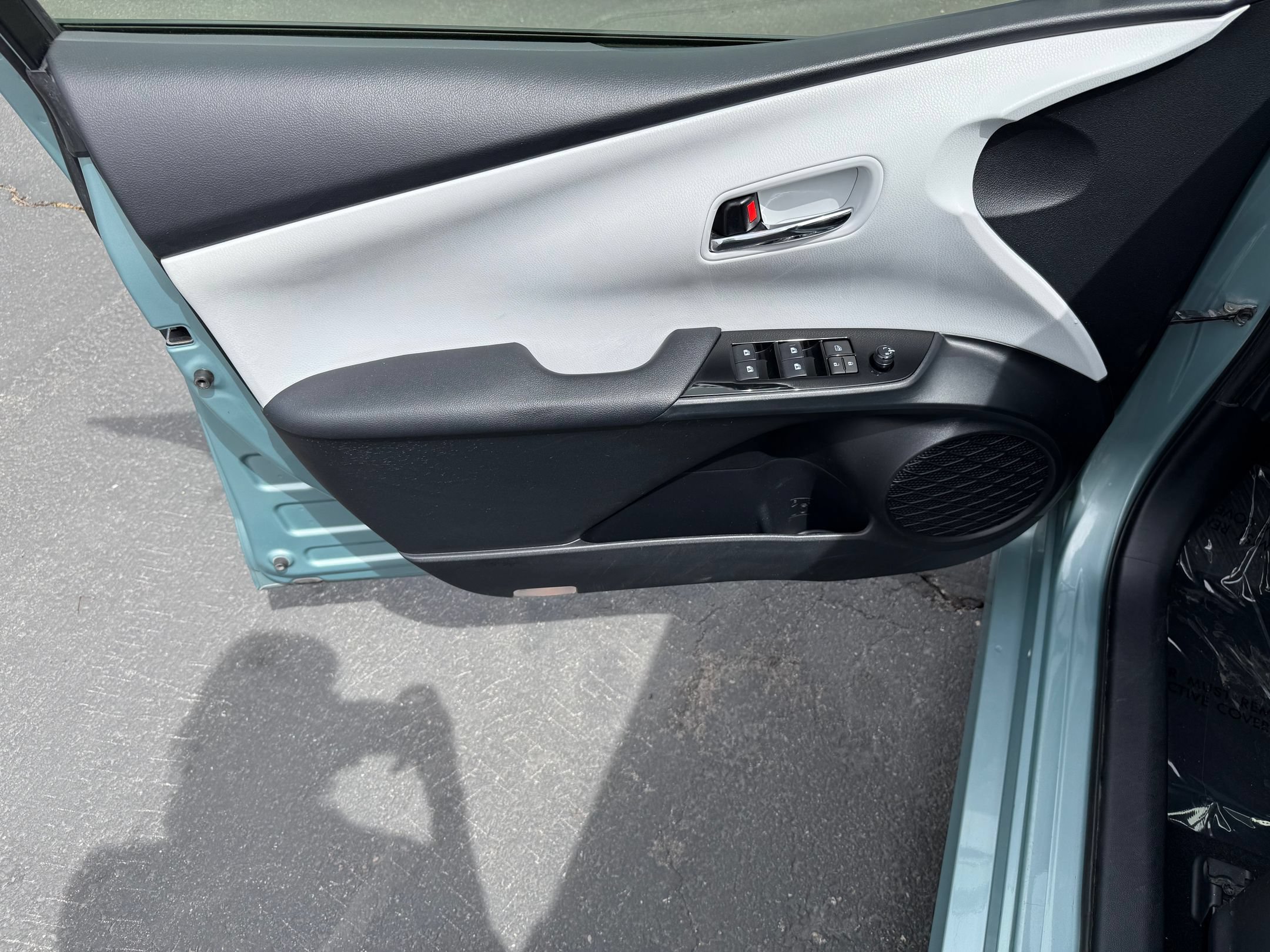 Used 2017 Toyota Prius Three FWD image 10