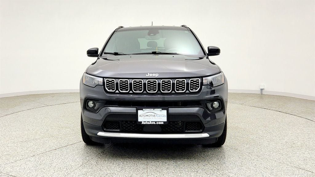 Used 2024 Jeep Compass Limited AWD/4WD image 2