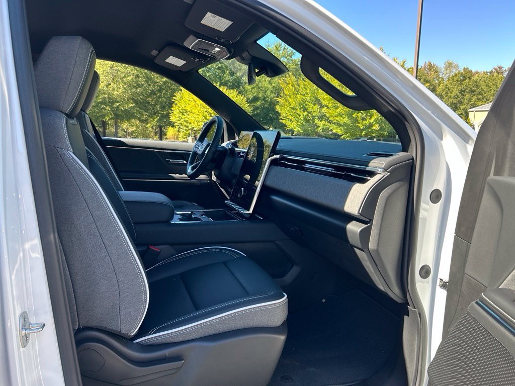 Used 2026 GMC Sierra EV Elevation AWD/4WD image 38