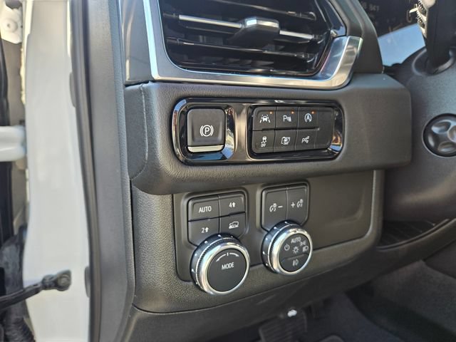 Used 2025 GMC Yukon Denali AWD/4WD image 15