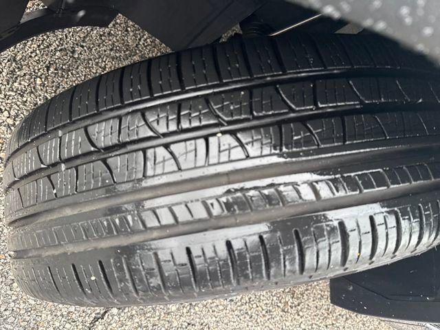 Certified 2022 Volkswagen Tiguan SE R-Line image 36