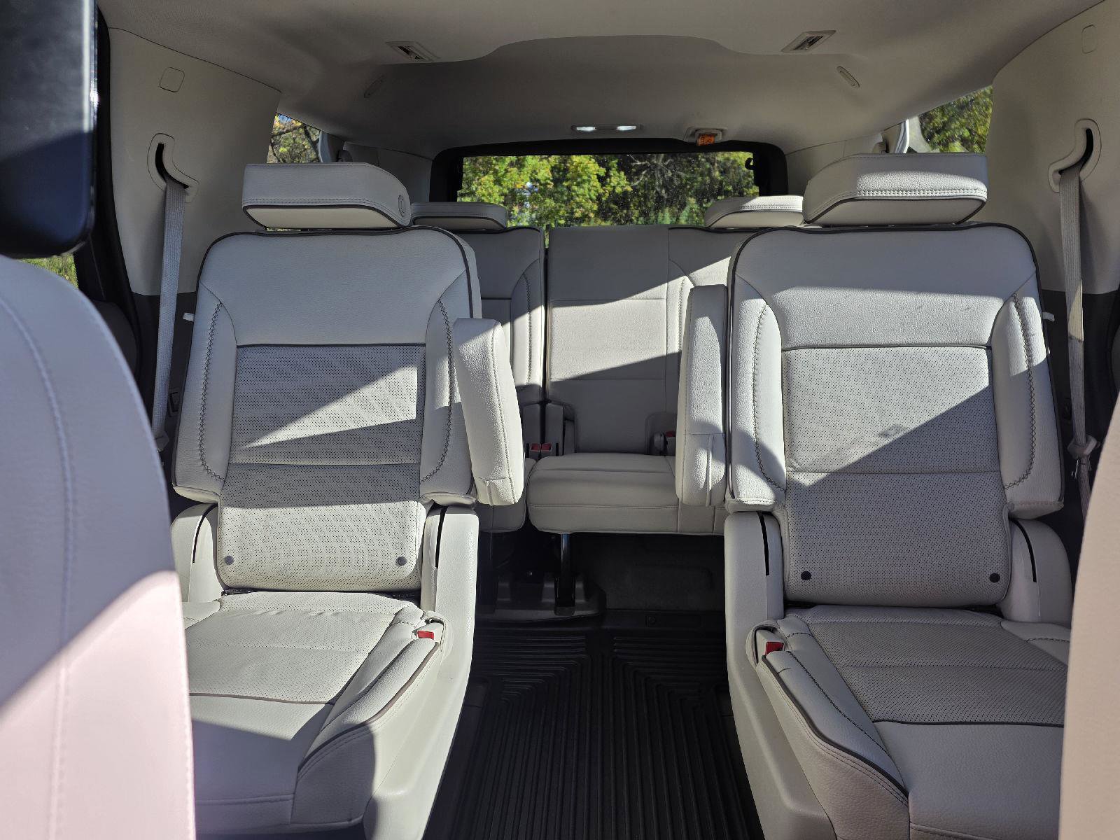 Used 2023 GMC Yukon Denali w/ Advanced Technology Package image 25