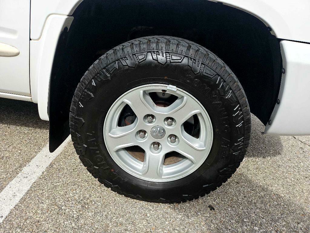 Used 2005 Dodge Dakota SLT w/ Trailer Tow Group image 36