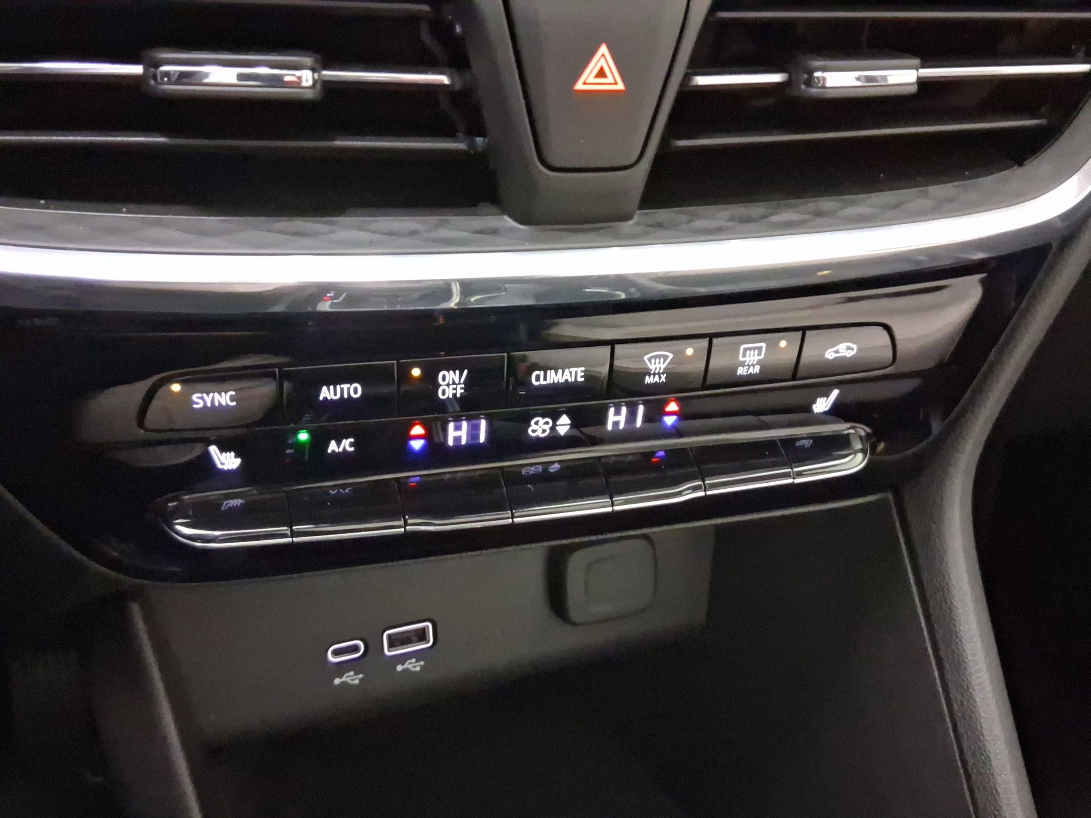 Used 2025 Buick Encore GX Avenir w/ Avenir Technology Package image 26