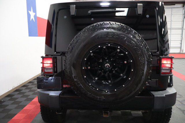 Used 2017 Jeep Wrangler Unlimited Sahara w/ Connectivity Group AWD/4WD image 24