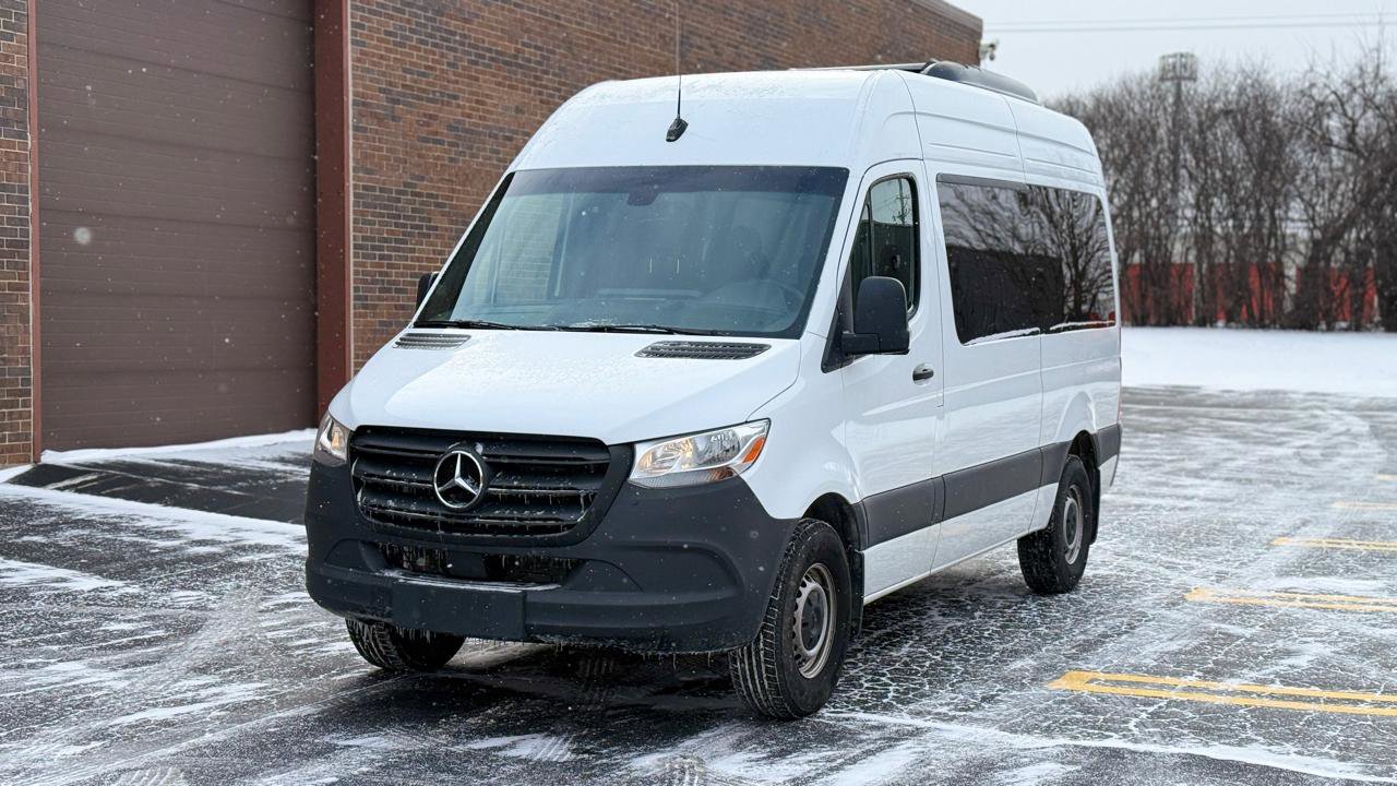 Used 2024 Mercedes-Benz Sprinter 2500 image 3